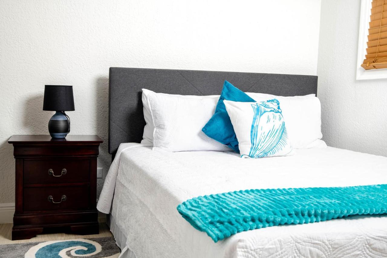 Sheer Bliss Beachview Apt #2 George Town Extérieur photo